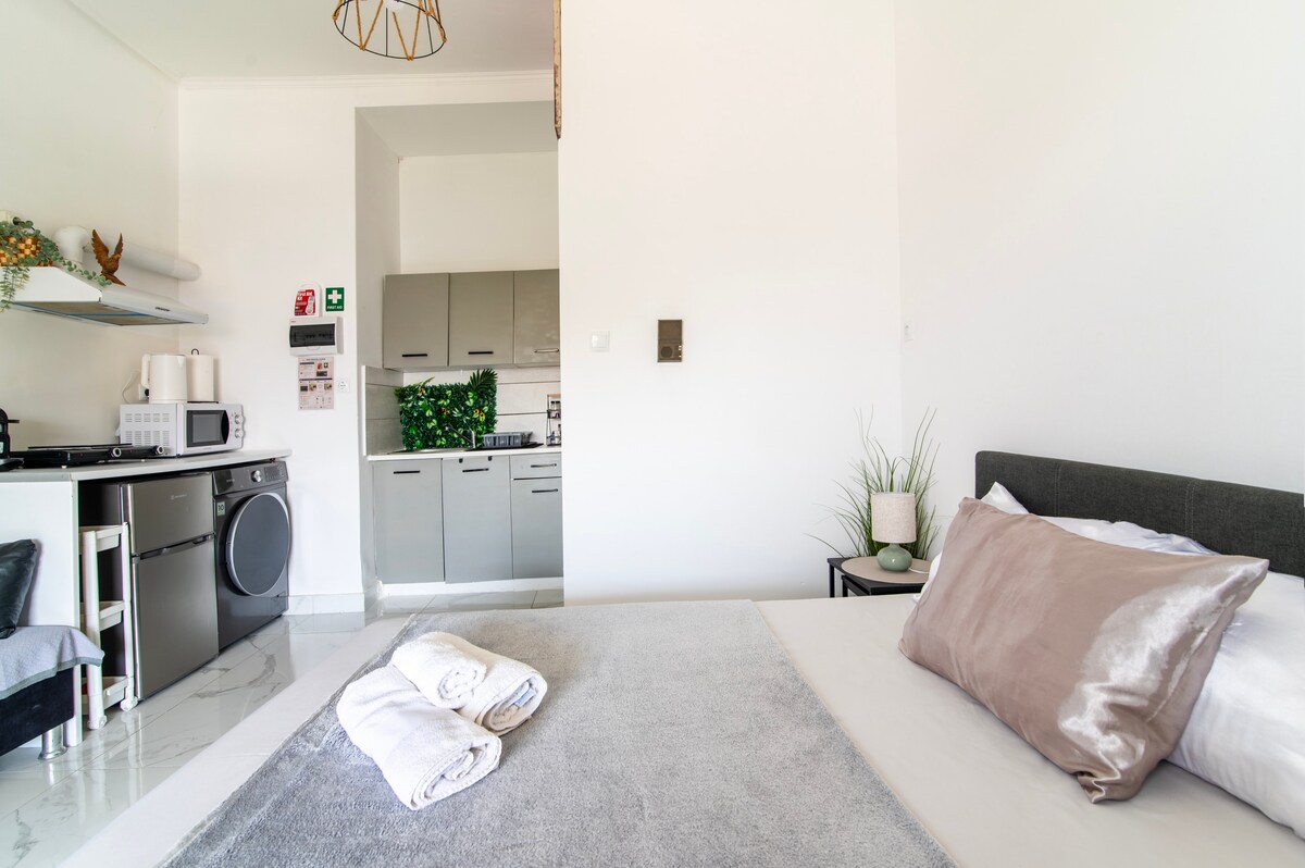 236 Ave. • Penthouse Studio with Panoramic View photo 4